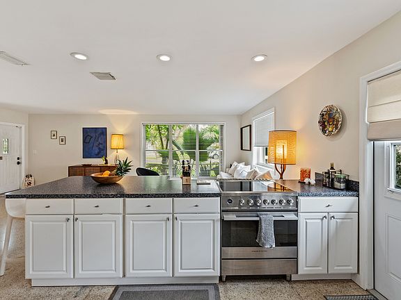 4th image of 708 Westwind Dr