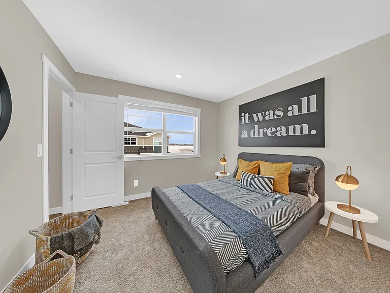 110 Baltzan Blvd — Photo 8