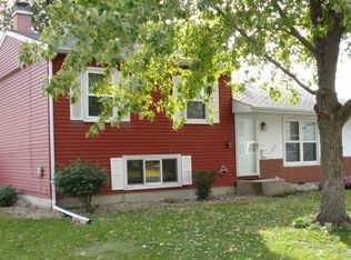 1489 S Pearl St, Galesburg, IL 61401
