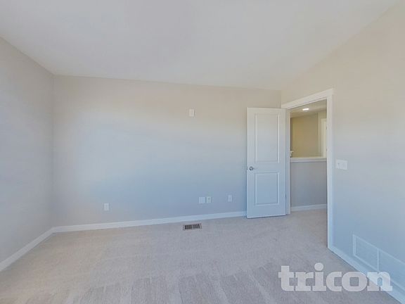 5th image of 6221 Vickie Ln