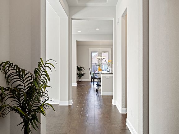 4th image of 5040 Lunata Way