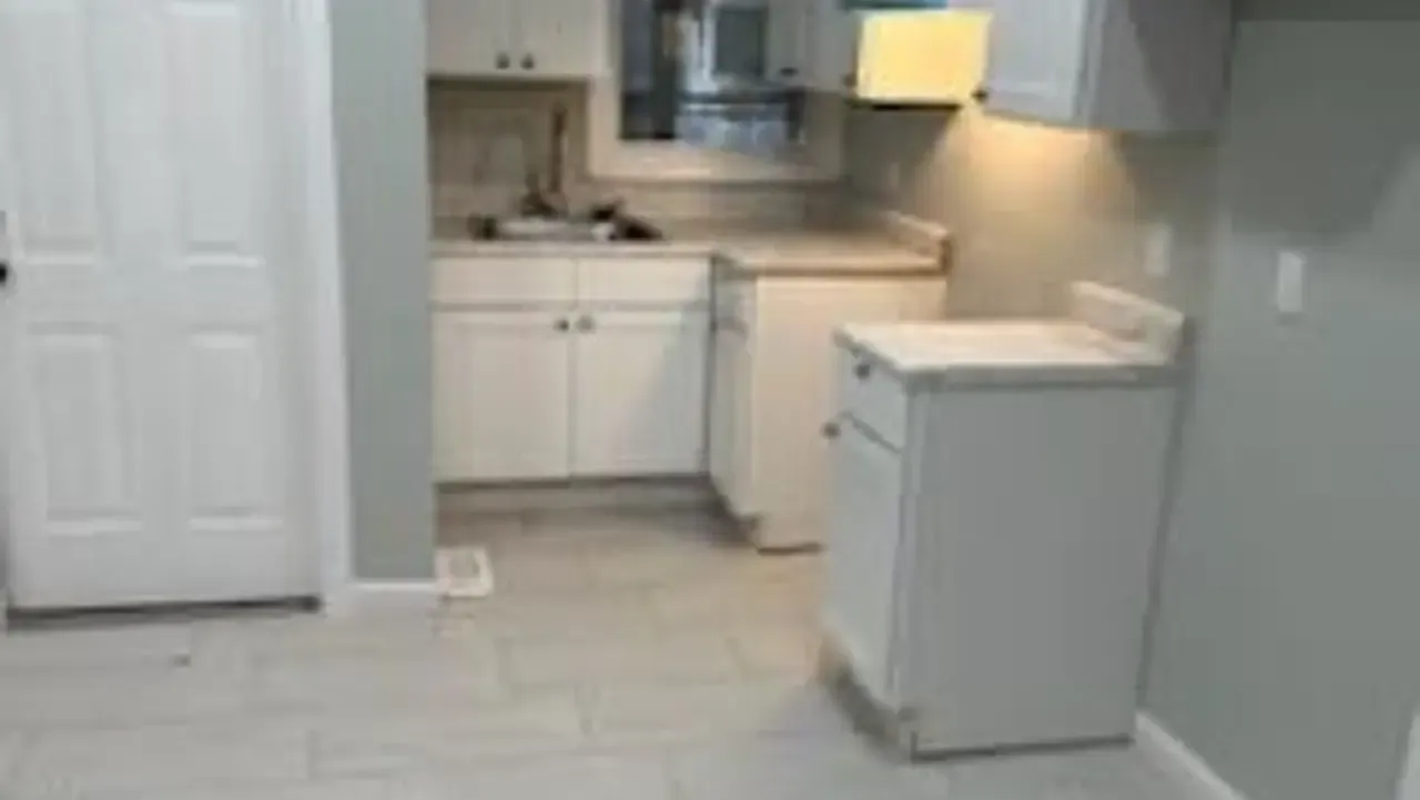 3 bed, 872 sqft, $1,750 — Photo 4