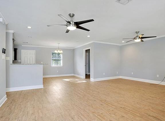 2nd image of 325 Willowbrook Dr