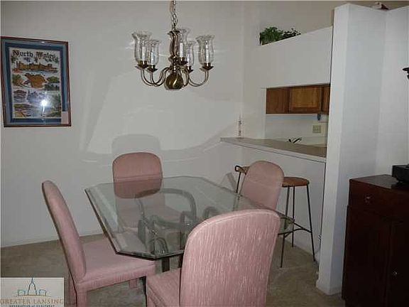 4th image of 1112 Rolling Green Ln