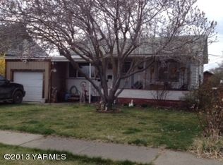 808 S Tieton Ave, Wapato, WA 98951