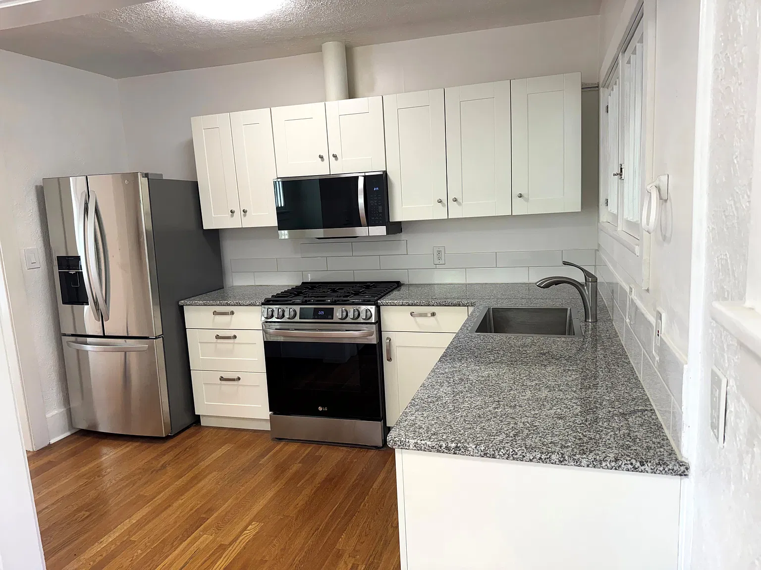 3 bed, 985 sqft, $2,250 — Photo 4