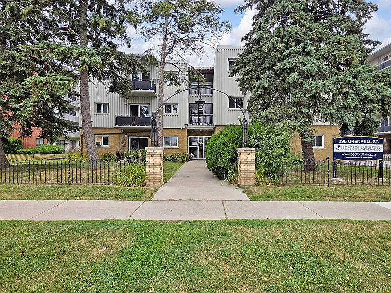 296 Grenfell St — Photo 26