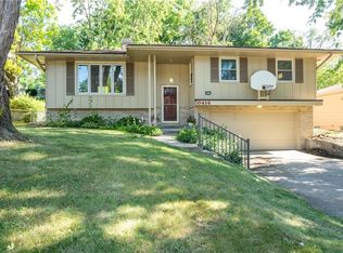 6414 Franklin Ave, Windsor Heights, IA 50324