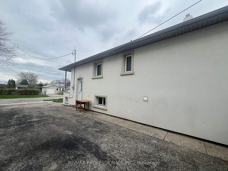 78 Athol Ave — Photo 5