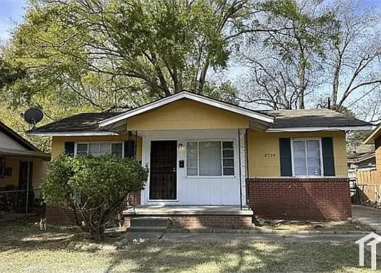 3 bed, 846 sqft, $1,050 — Photo 1