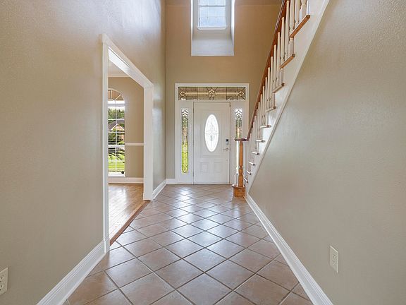 2nd image of 18325 Robinwood East Dr