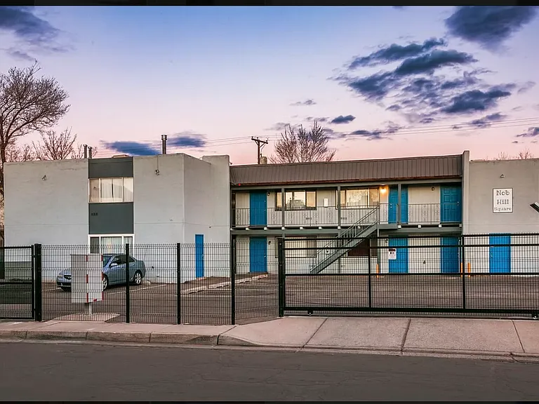1 Bed/1 Bath in Pet Friendly Community — Photo 1