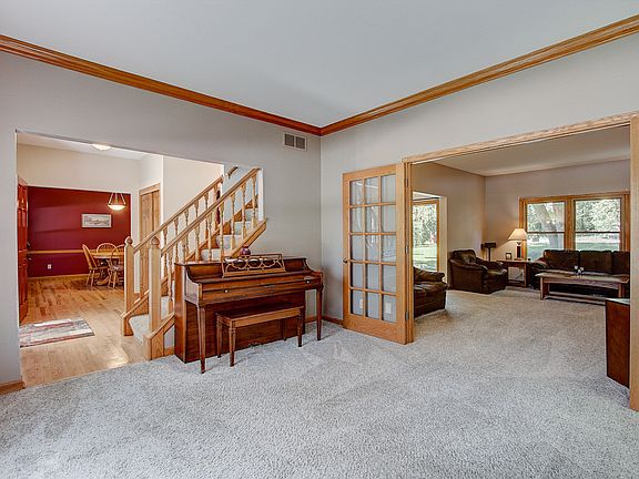 5th image of W241N7341 S Woodsview Dr