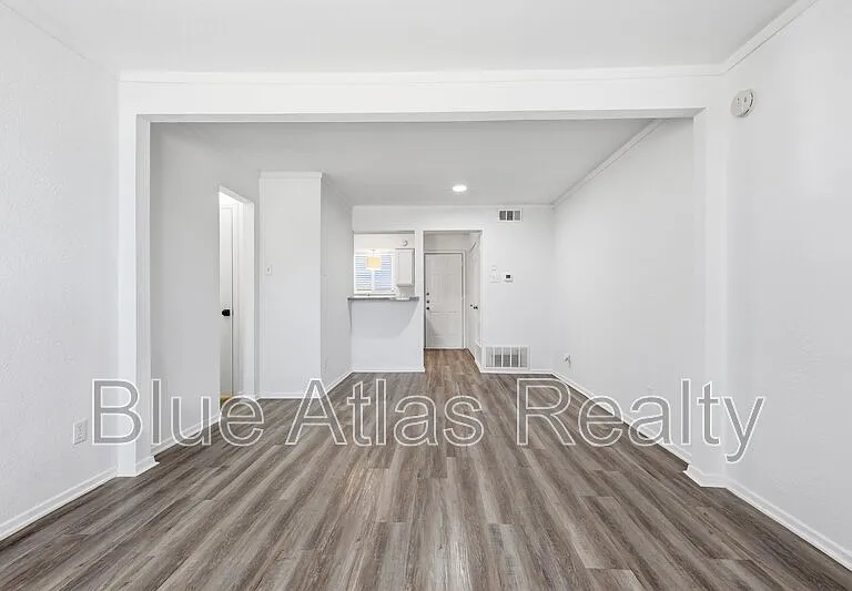 2718 Wimbledon Ct #C — Photo 12