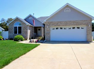 120 Mansfield Ct, Chebanse, IL 60922