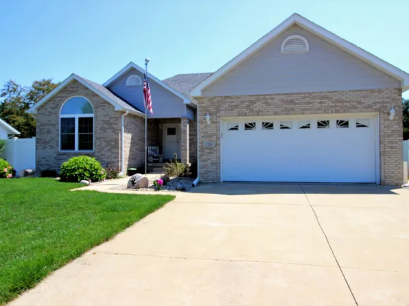 120 Mansfield Ct, Chebanse, IL 60922