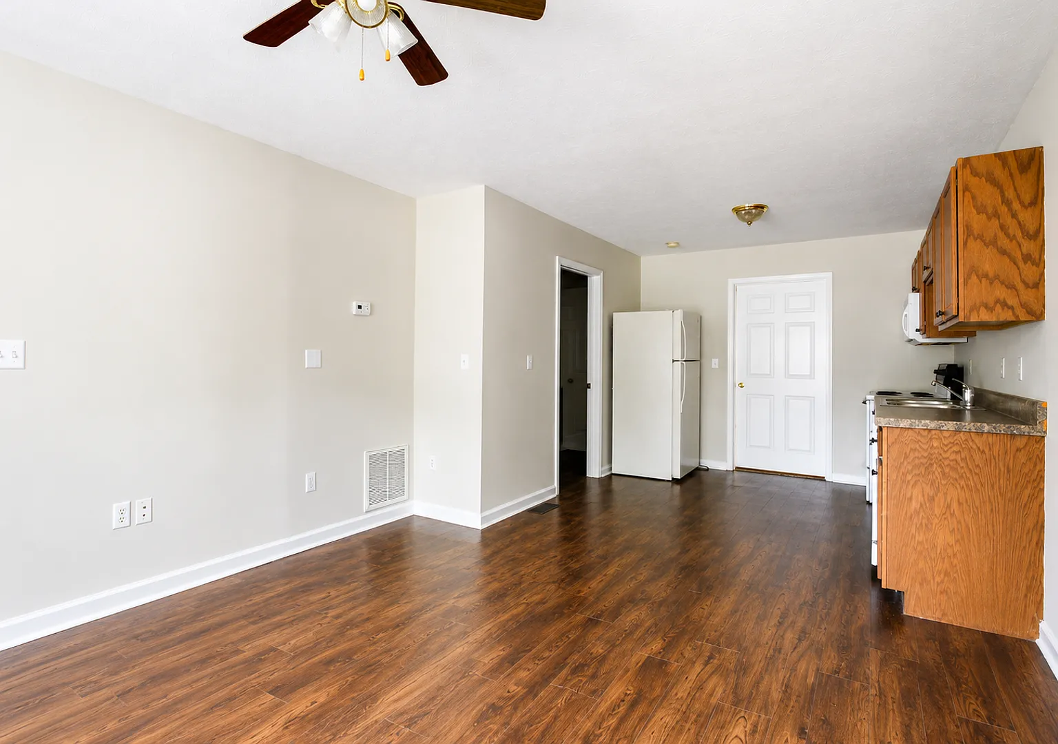 50 Lexington Court — Photo 3