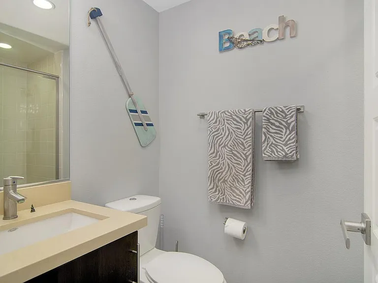 7921 Modern Oasis Dr — Photo 21
