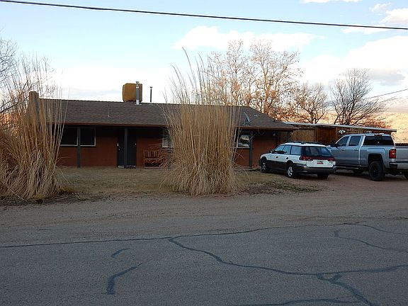 5th image of 2881 S Desert Rd