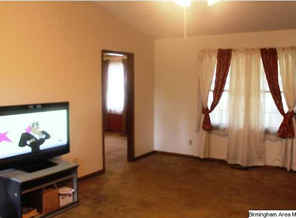 5th image of 80 W Glen Dr
