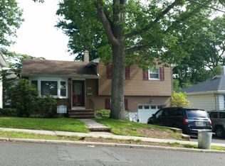 135 Summit Ave, Waldwick, NJ 07463