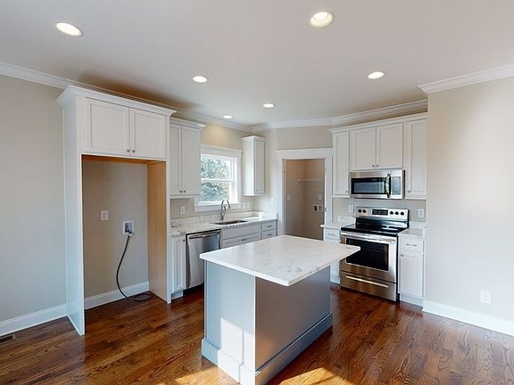5th image of 1556 Street SE Lot 2