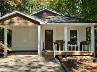 8 Boxwood Trl, Franklin, NC 28734