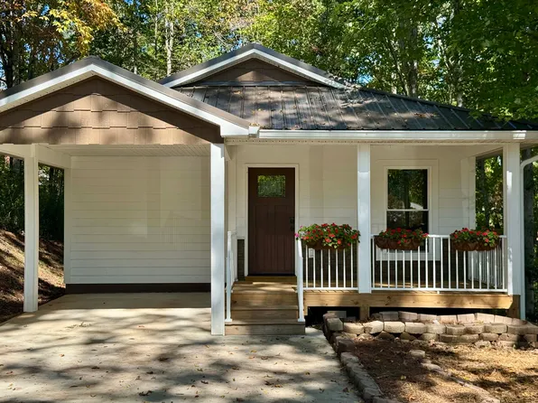 8 Boxwood Trl, Franklin, NC 28734