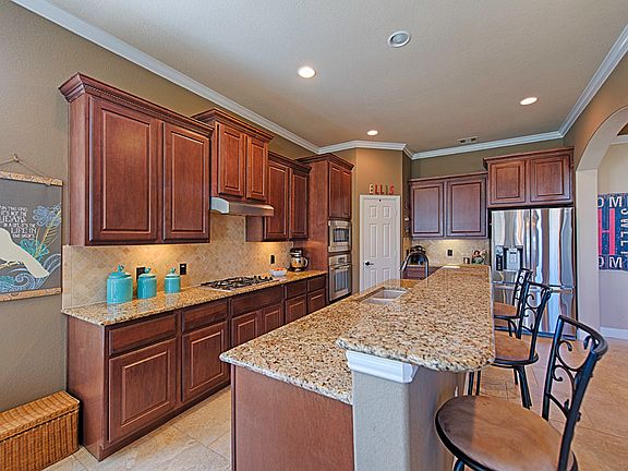 2nd image of 38 Winhall Pl