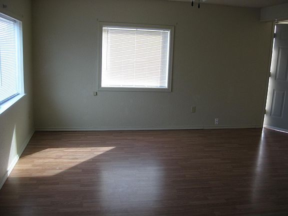 2nd image of 716 N Edwards St