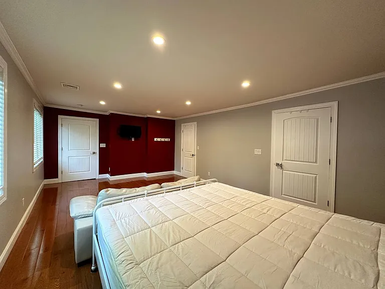 231 Hargreaves Ave — Photo 13