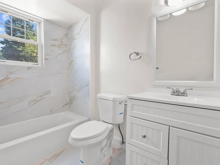 53 Park Ave — Photo 21