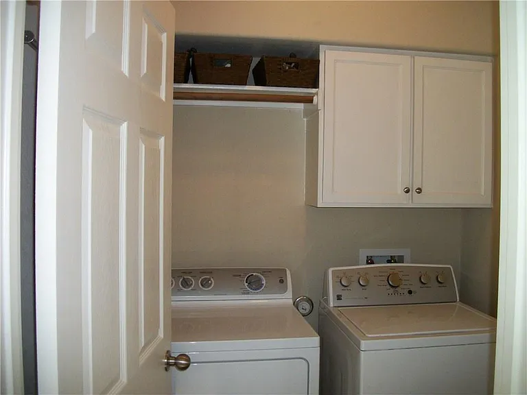 933 Heritage Springs Trl — Photo 8