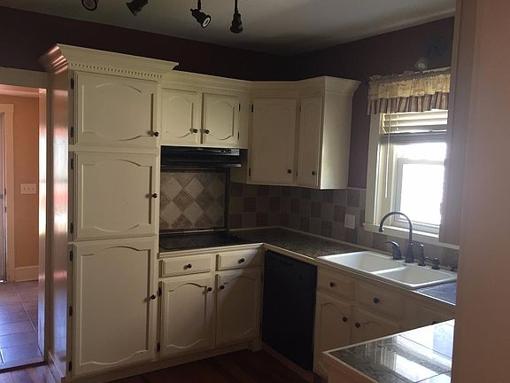 4th image of 419 Washington Ave