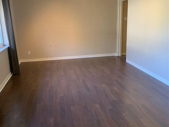 5th image of 213 Lafourche St
