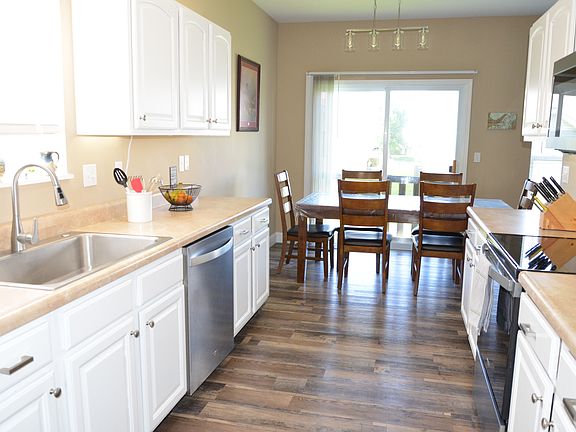 5th image of 323 Stone Village Dr