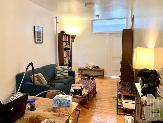 5th image of 161 E 103rd St #3