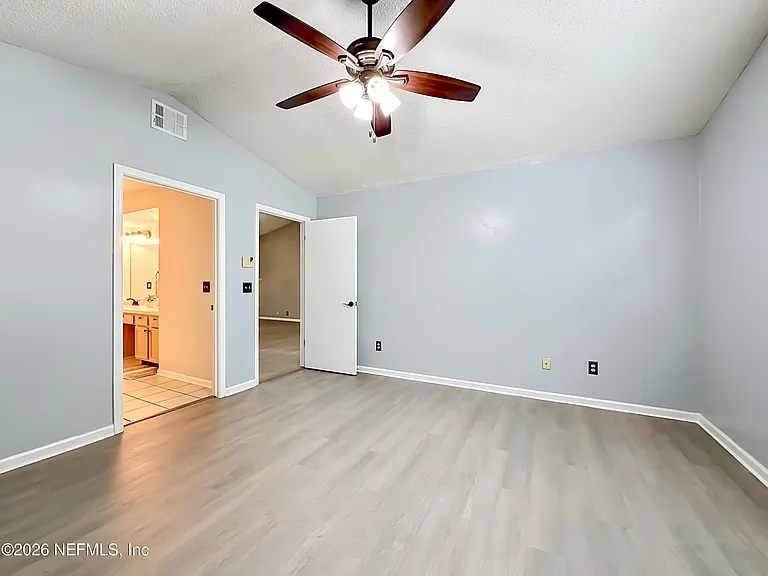 341 Hickory Hollow Dr N — Photo 20