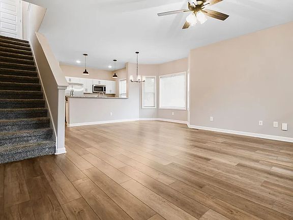 2nd image of 818 Greenwood Ave