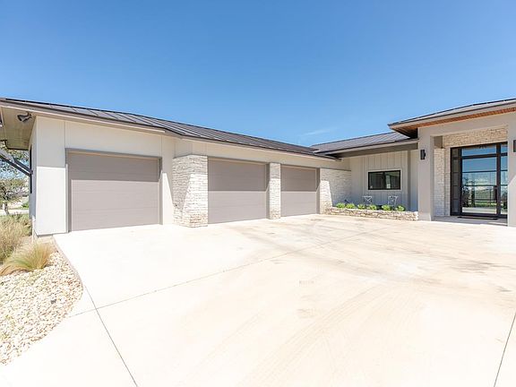 4th image of 1005 Cielo Dr E
