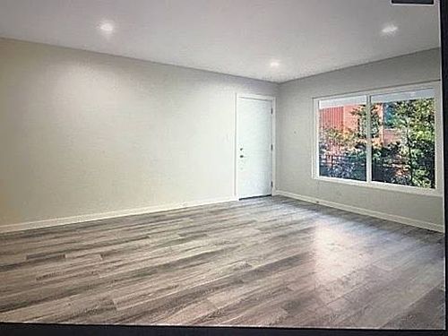 3rd image of 1132 N Formosa Ave APT 7