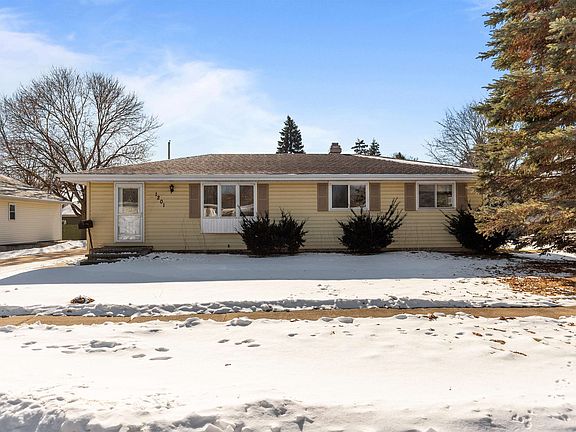 2nd image of 1201 W Hawes Ave