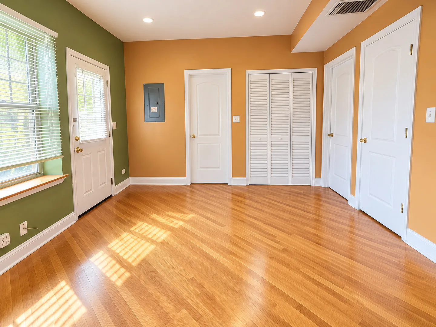 2 bed, 900 sqft, $1,885 — Photo 3