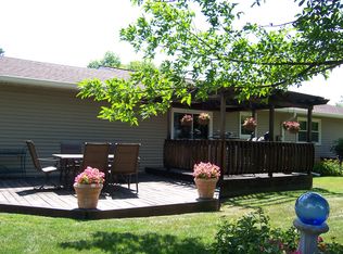 2207 Sierra Dr, Pekin, IL 61554