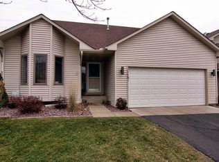 15901 Hyland Pointe Ct, Apple Valley, MN 55124