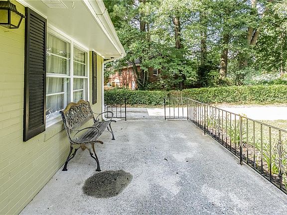 2nd image of 138 Charles Ave