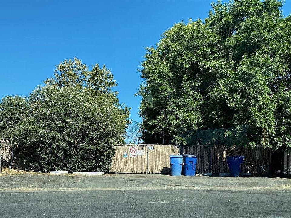 2nd image of 3816 Willow St