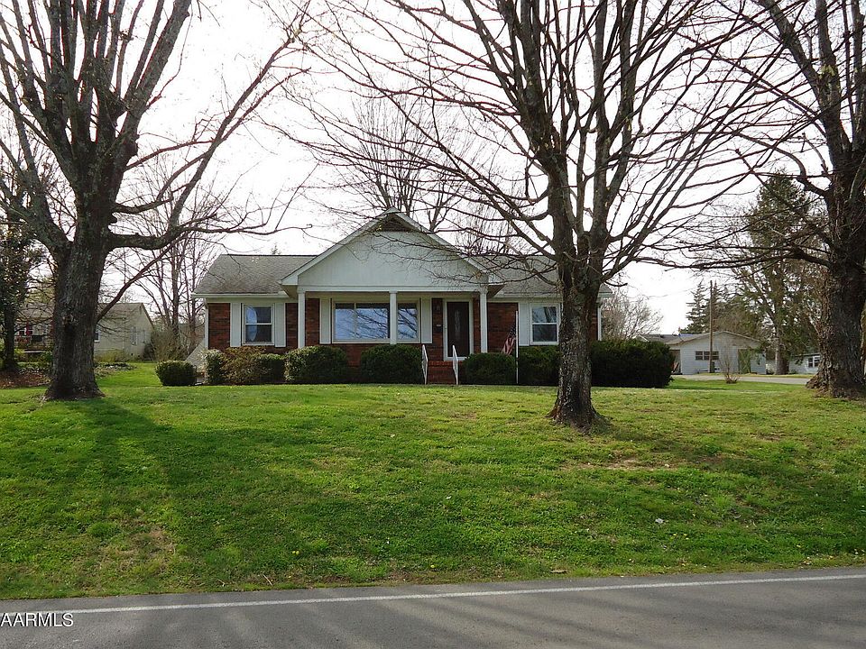 1st image of 702 Tellico St S