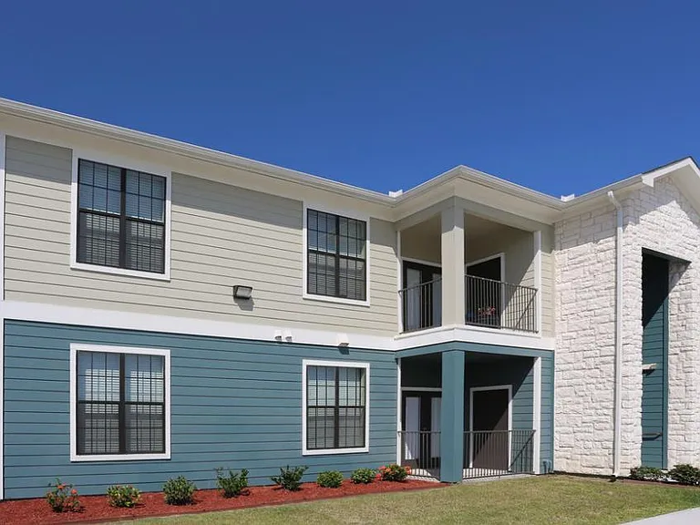 Seaside Landing Apartments — Photo 39