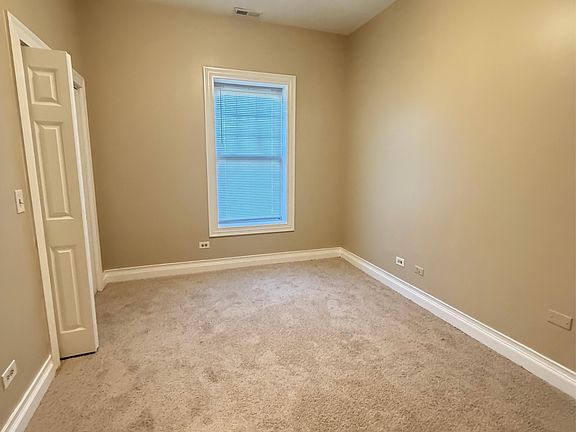 5th image of 728 E 50th Pl APT 2